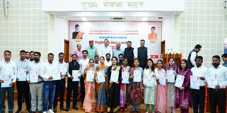 CM Dhami handed over appointment letters to 63 sanitation inspectors