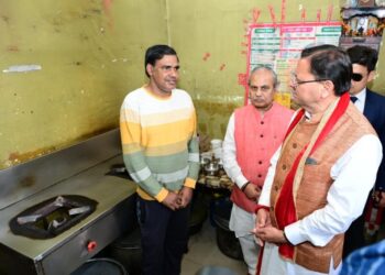 CM Dhami's surprise inspection of gas supply