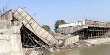 Under-construction flyover collapses in GopalganjUnder-construction flyover collapses in Gopalganj