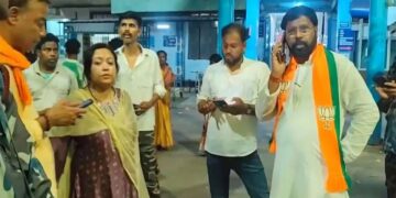 BJP-TMC workers clash after Amit Shah's roadshow in Durgapur