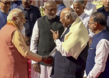 PM Modi-Kharge