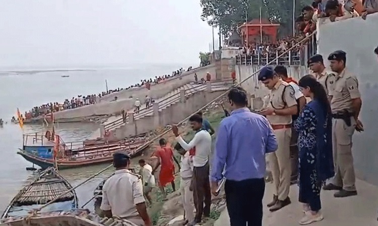 Boat Capsizes