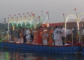 CM Yogi inaugurated Ganga Aarti on the floating jetty at Sangam.