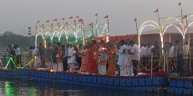 CM Yogi inaugurated Ganga Aarti on the floating jetty at Sangam.