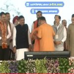 CM Yogi made the new Chief Minister of Bengal wear a saffron robe.