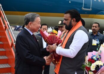 Chief Minister Samrat Chaudhary welcomed President To Lam.