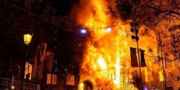 Massive fire at Haldwani's Amazon store