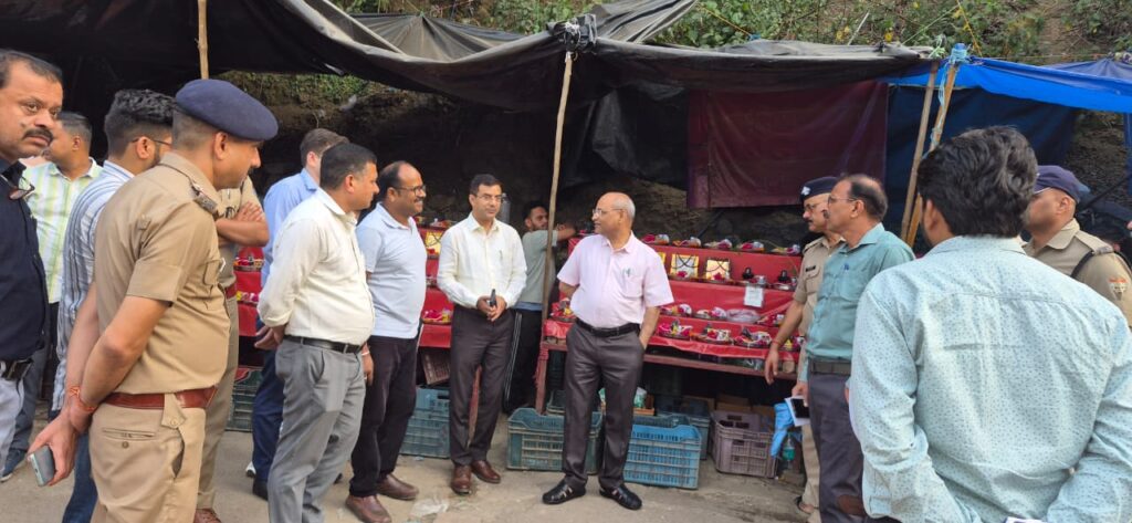 Anand Swaroop inspected the preparations for the Shravan Kanwar fair.