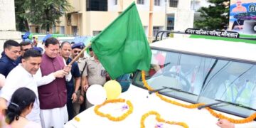CM Dhami flags off five new garbage vehicles