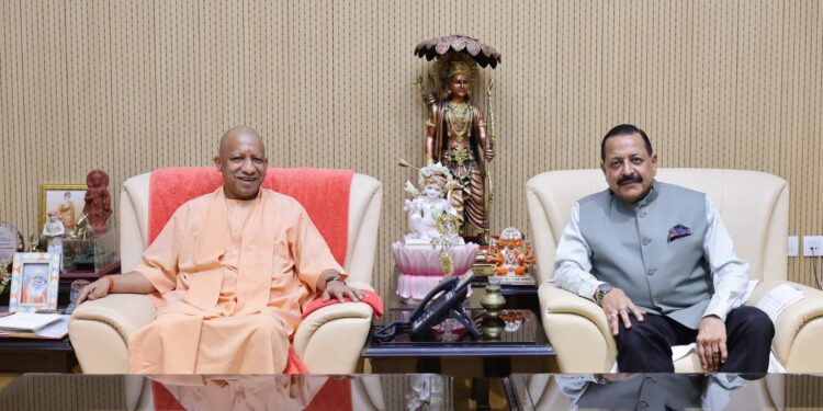 Union Minister of State Jitendra Singh met CM Yogi