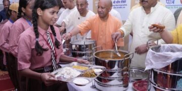 CM Yogi inaugurated the centralized kitchen of Akshaya Patra Foundation.