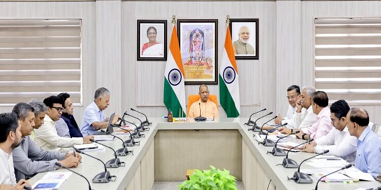 CM Yogi held a meeting of the Tourism Department