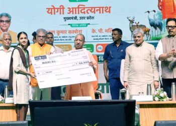 Students and village heads expressed their gratitude to CM Yogi.