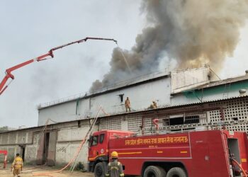 Massive fire breaks out in Lucknow's cold storage