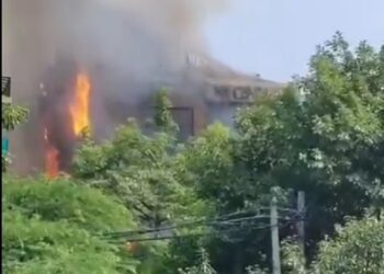 21 killed in fire at Malviya restaurant in Delhi