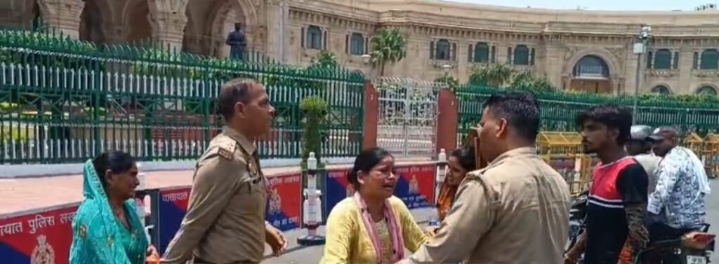 Mother and daughter attempted self-immolation near Vidhan Bhavan