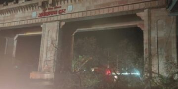 Storm and rain wreak havoc in Bareilly