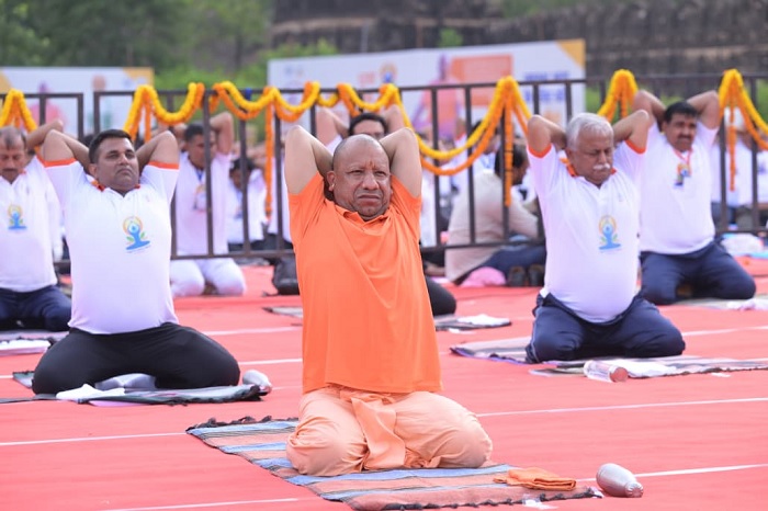 योग भारत की विरासत, स्वस्थ शरीर ही स्वस्थ राष्ट्र का आधार: सीएम योगी