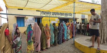 Voting continues for Panchayat and civic body elections