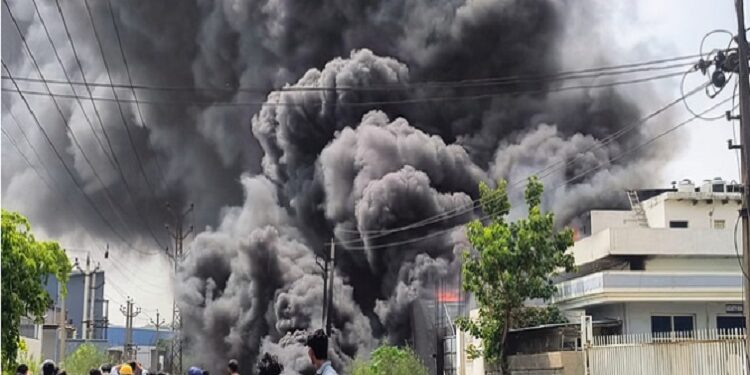 Massive fire at Bhiwadi's iron sheet factory