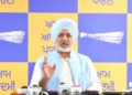AAP surrounds Congress-BJP