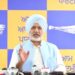 AAP surrounds Congress-BJP