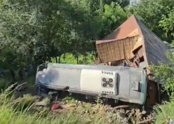 Bus carrying Amarnath pilgrims falls into a gorge.