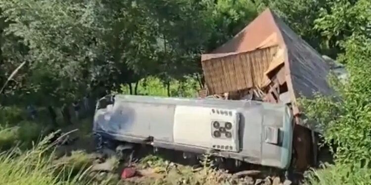 Bus carrying Amarnath pilgrims falls into a gorge.