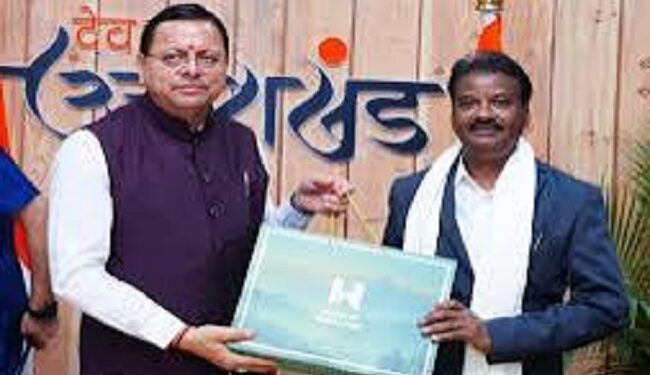 A delegation of journalists from Chhattisgarh met CM Dhami.