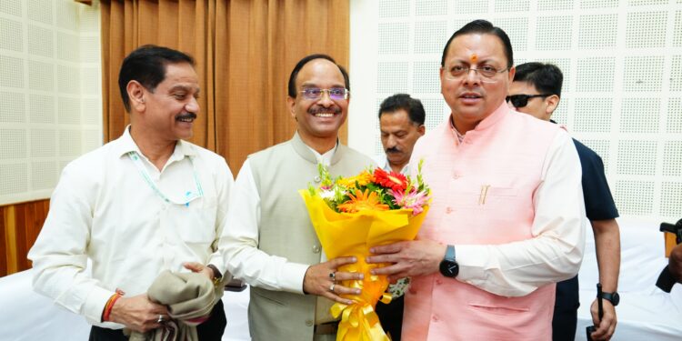 Delegation from HNB Garhwal University meets CM Dhami.