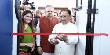 CM Vishnudev Sai flagged off the free Mobile Emerging Technology Lab