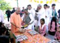 CM Yogi served food to the children with his own hands.