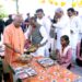 CM Yogi served food to the children with his own hands.