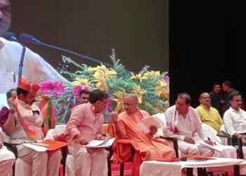 CM Yogi launched the BJP's booth conference campaign in Gorakhpur.