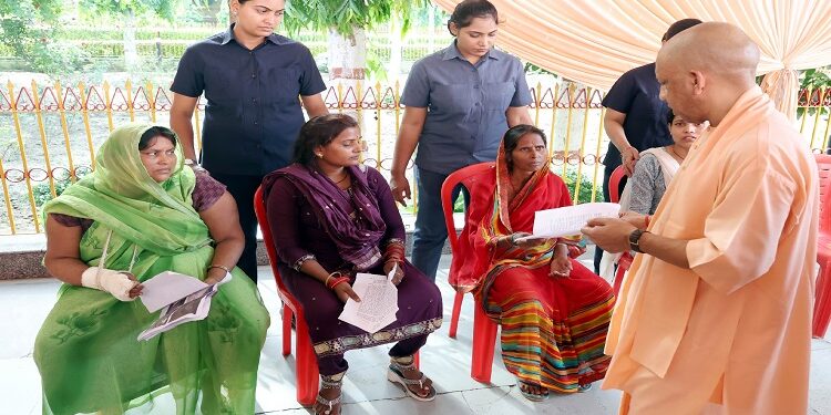 CM Yogi listened to the grievances of 200 people.
