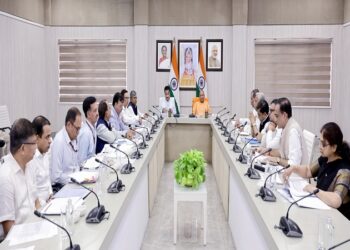 CM Yogi-Nitin Gadkari