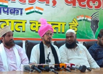 Maulana Razavi demanded an investigation from CM Yogi.