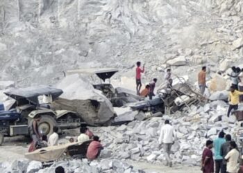7 workers killed in rock fall at stone quarry