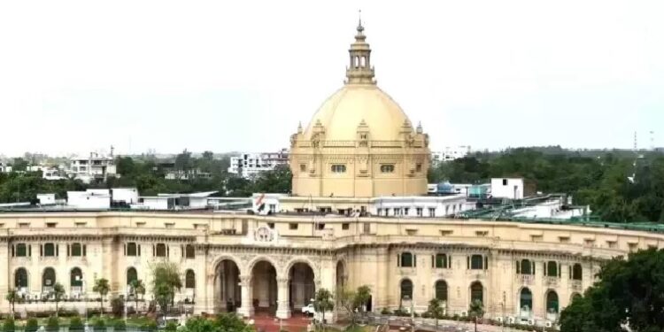 Attempted self-immolation outside Lok Bhawan