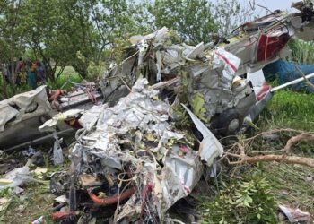 Trainer aircraft crashes in Kanpur; both pilots killed.