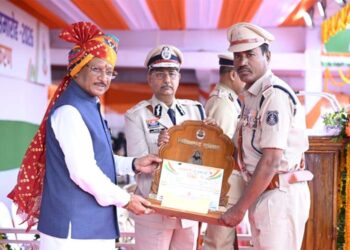 CM Vishnudev Sai honored officers and employees of police and city army.