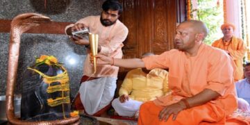 CM Yogi performs Rudrabhishek