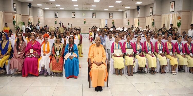 CM Yogi interacted with artists from eight states.