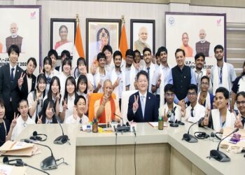 CM Yogi extended a warm welcome to Japanese students.