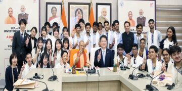 CM Yogi extended a warm welcome to Japanese students.