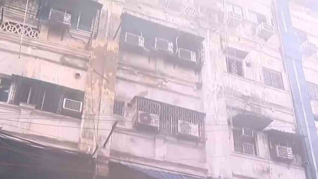 Massive fire breaks out at a Kolkata hotel.