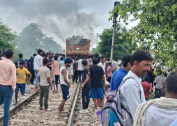Kasganj-Bareilly Passenger Train