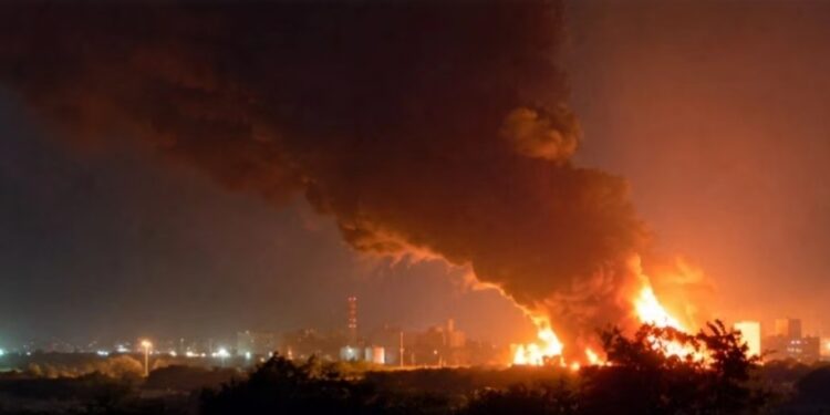 Massive fire breaks at a GIDC company in Bharuch