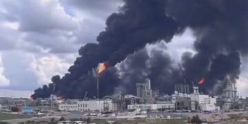 Massive fire at Russian gas-chemical plant