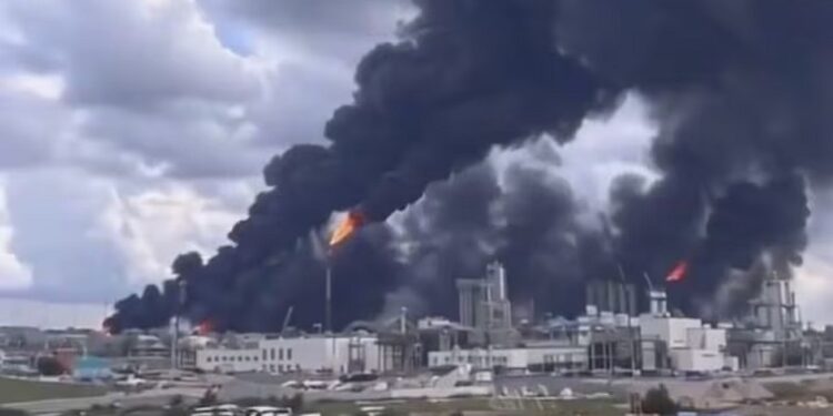 Massive fire at Russian gas-chemical plant